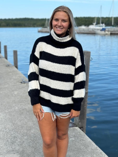 Stripe Oversize Knit Sweater - Scandal Italy - Black/White